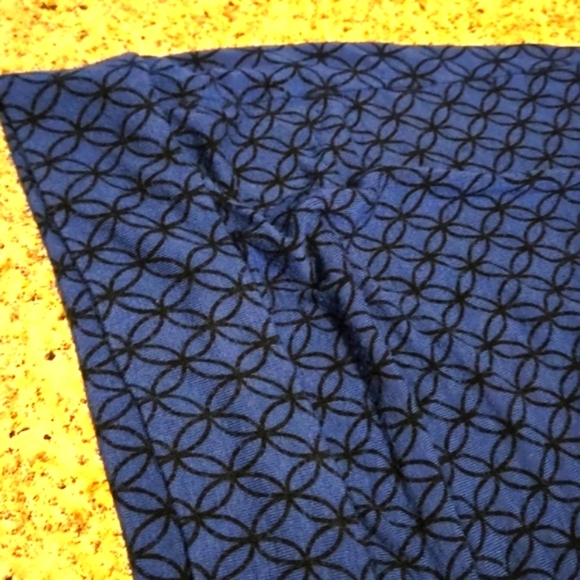 Daisy Fuentes Blue with Black Print Design Elasticized Cap Sleeves Women size 3X - Picture 7 of 9